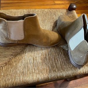 Tom’s low heeled tan suede booties, women’s size 11W. Only worn once
